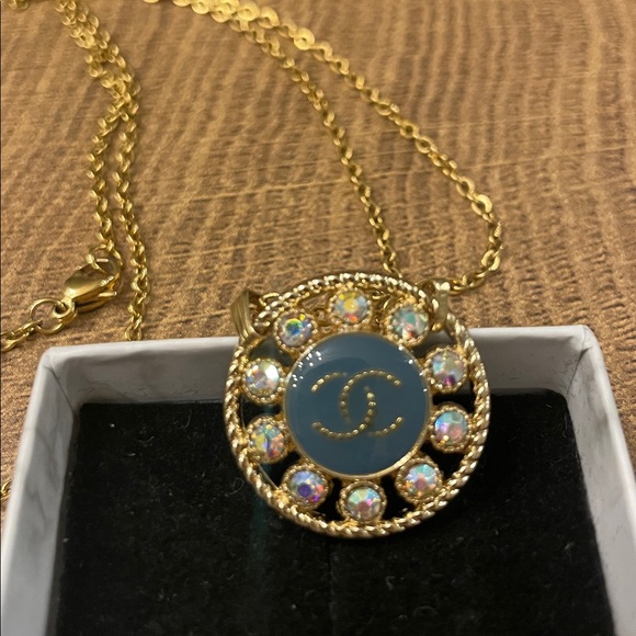 Necklace - Picture 2 of 3